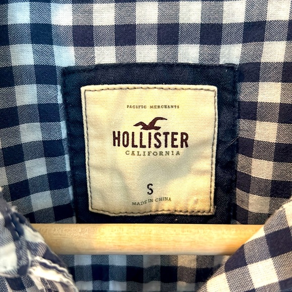 Hollister navy and white checked button up shirt. Size S - Picture 3 of 3